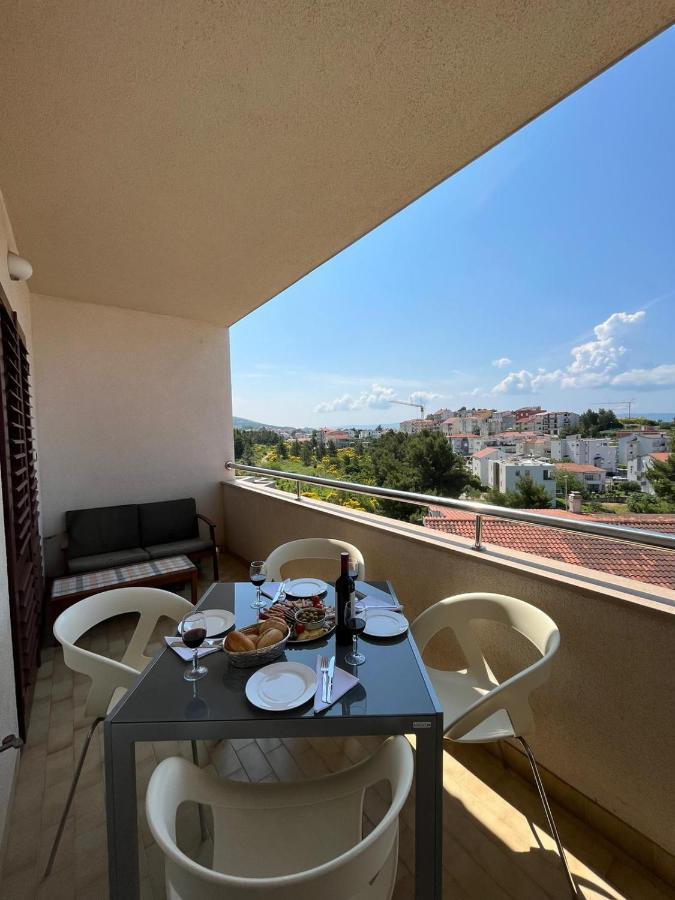 Apartment Lily Podstrana Ngoại thất bức ảnh
