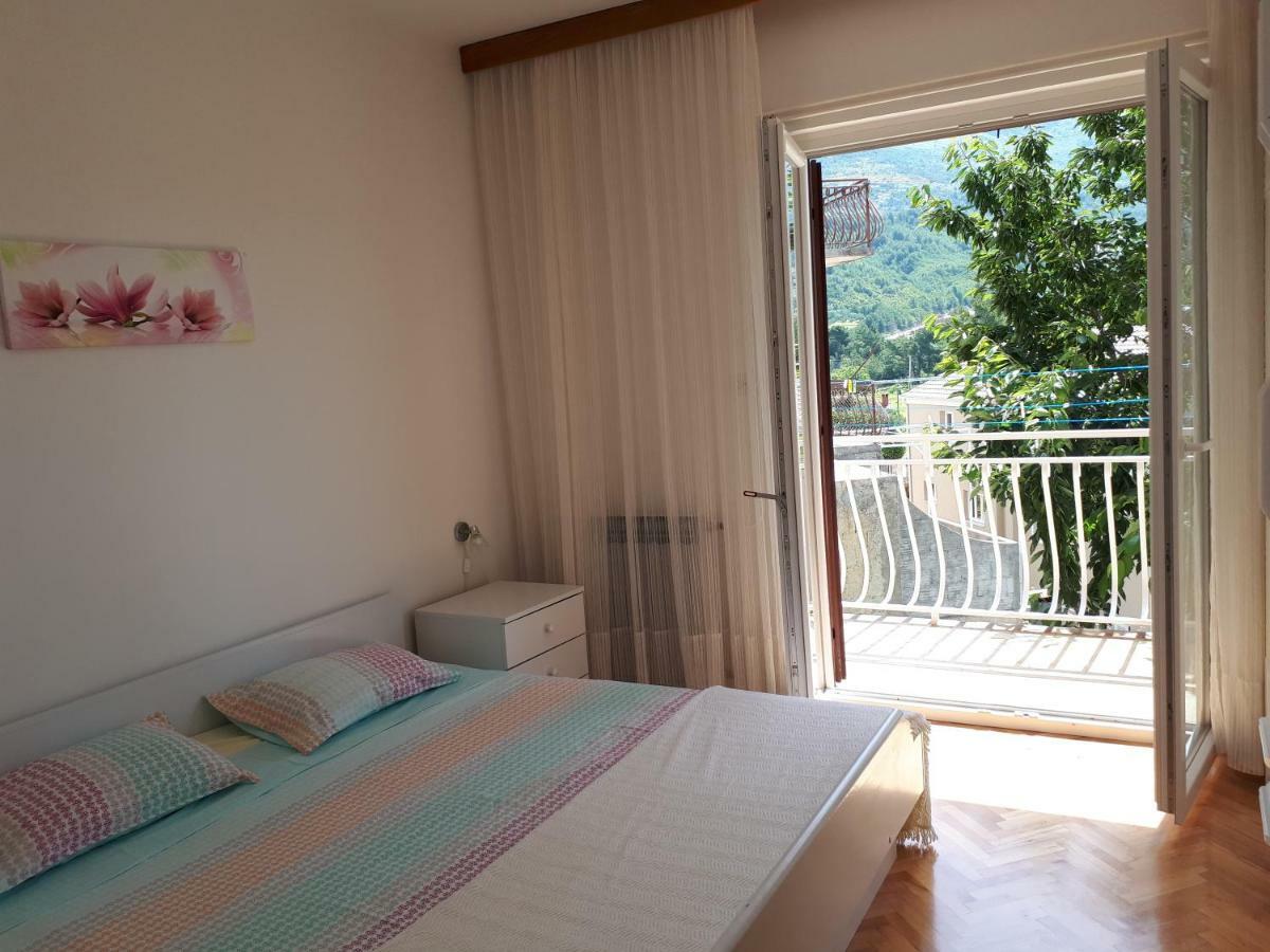 Apartment Lily Podstrana Ngoại thất bức ảnh